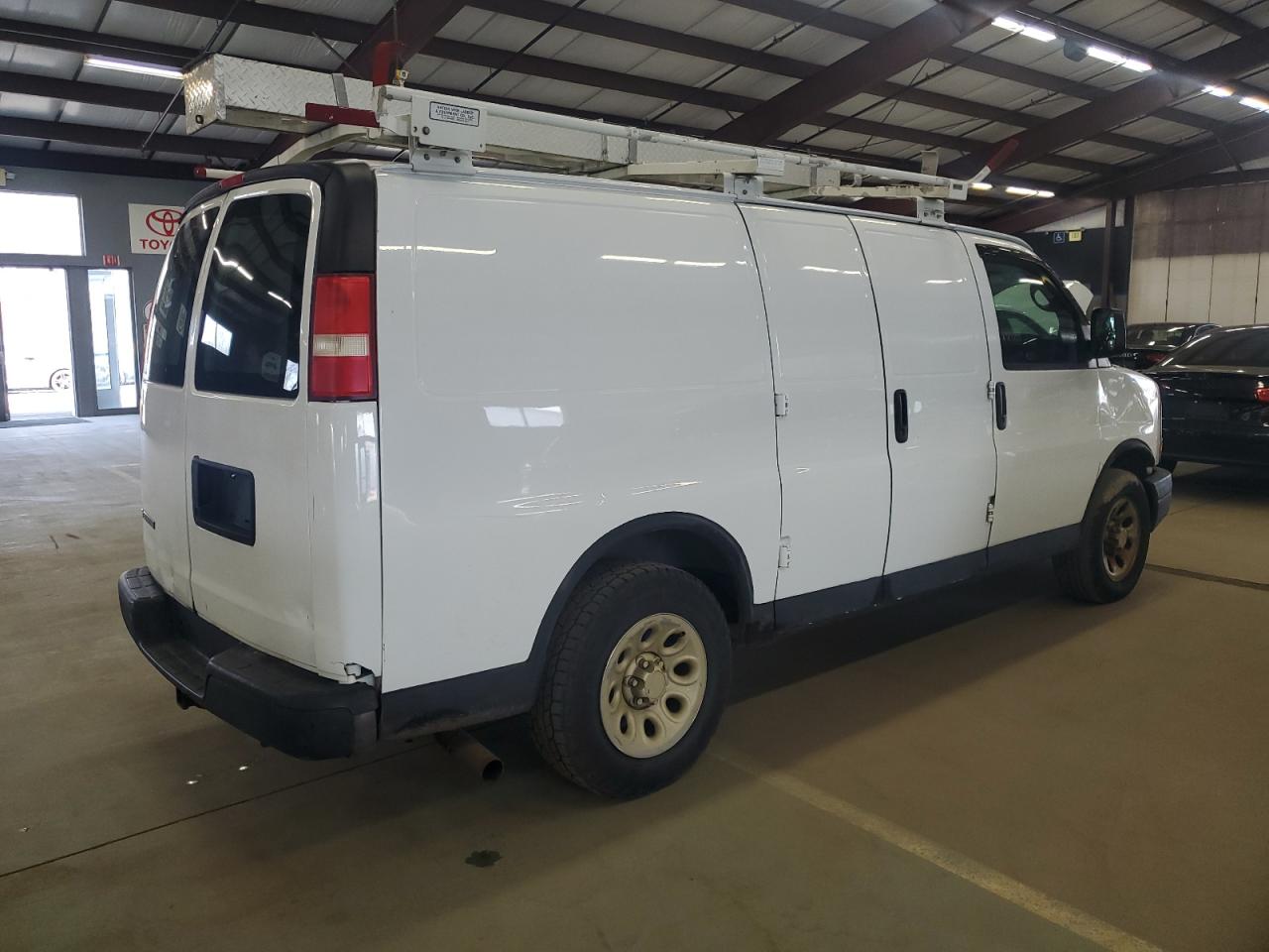 2012 Chevrolet Express - Image 3