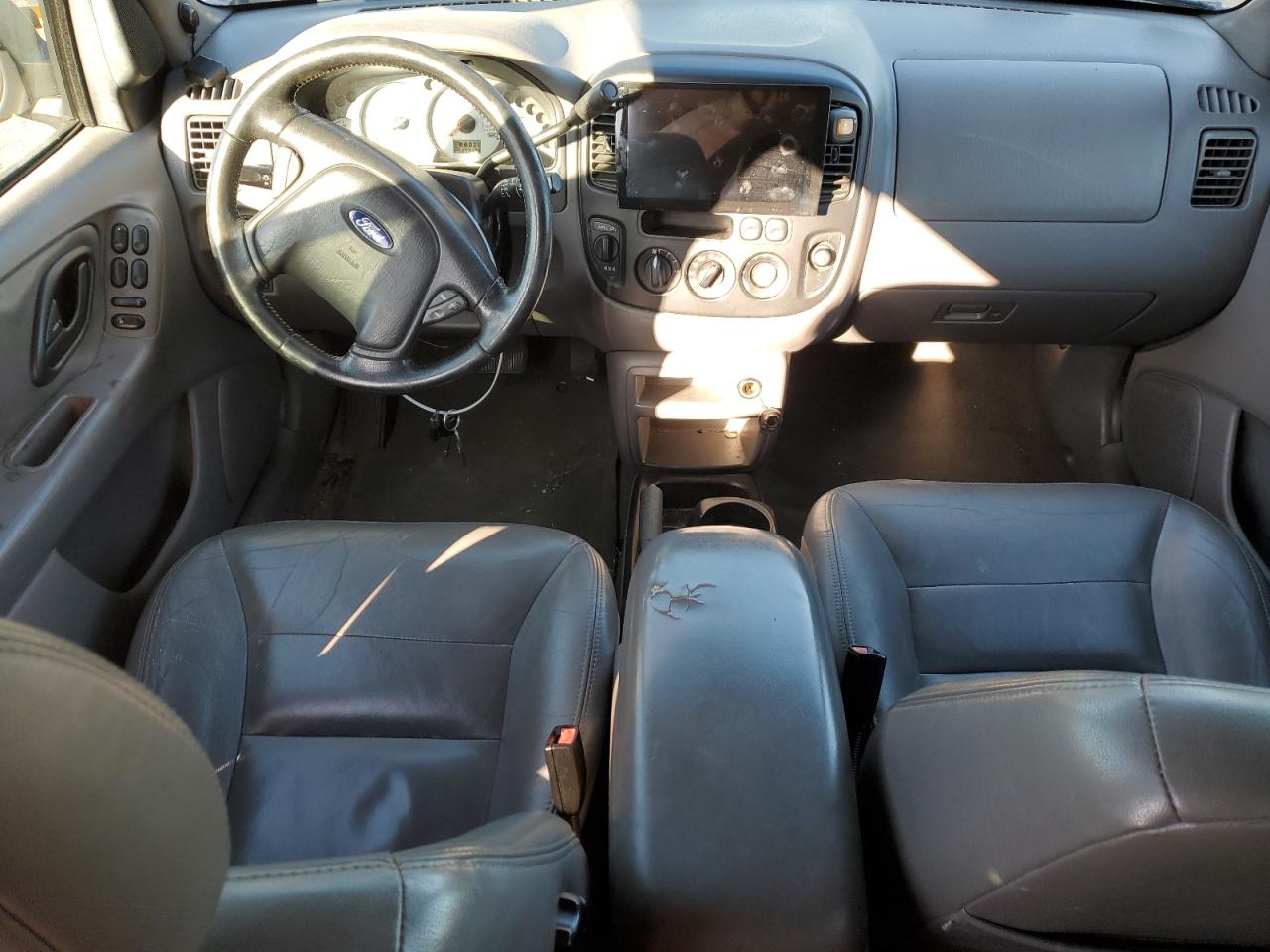 2002 Ford Escape - Image 8