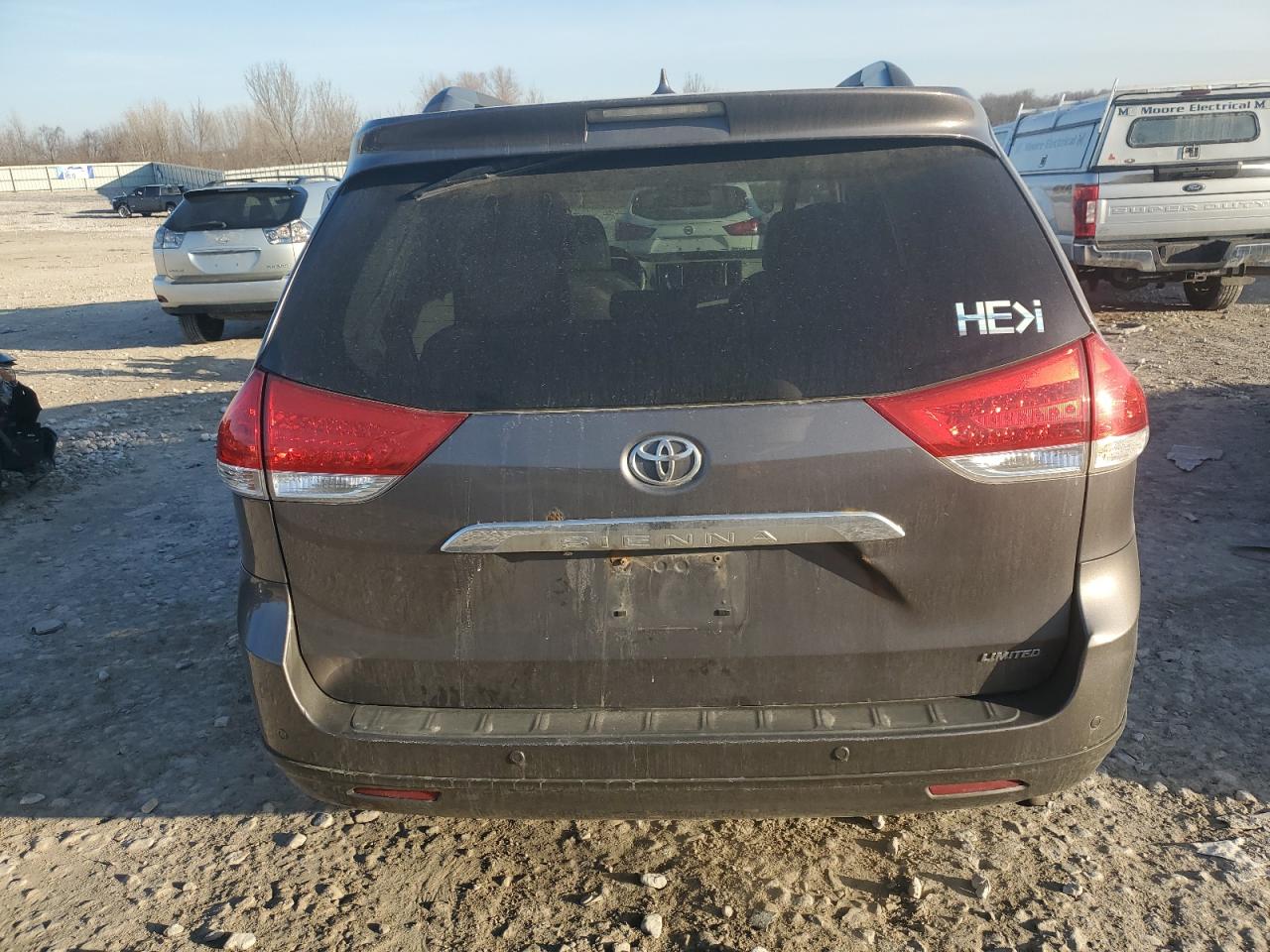 2011 Toyota Sienna - Image 6
