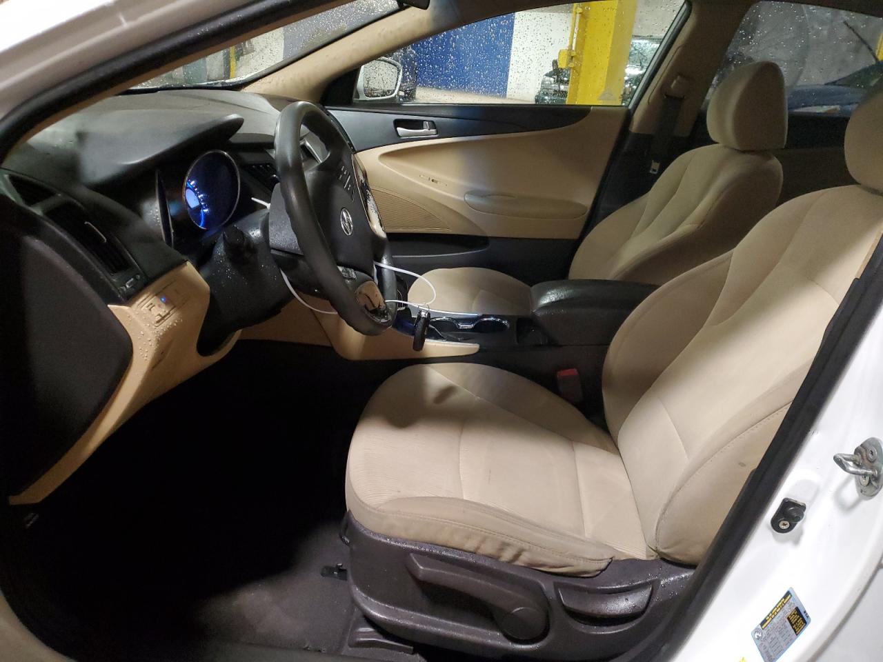 2011 Hyundai Sonata - Image 7