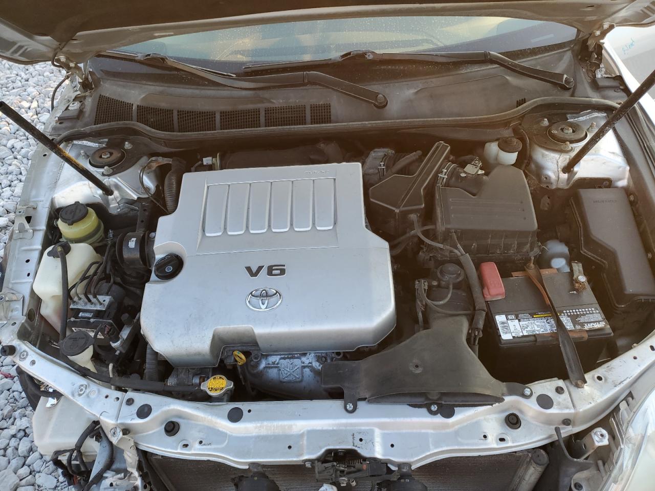 2010 Toyota Camry - Image 11