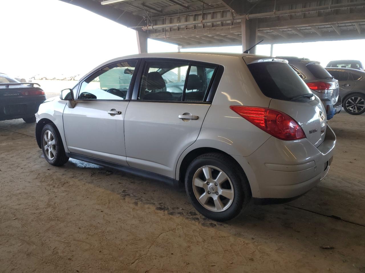 2012 Nissan Versa - Image 2