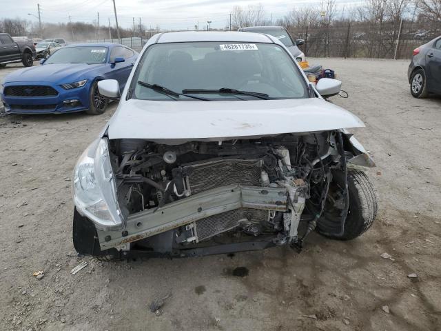  NISSAN VERSA 2018 Silver