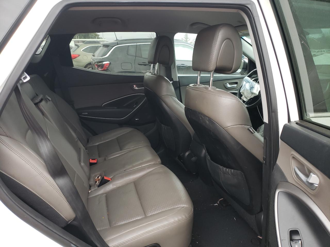 2014 Hyundai Santa Fe - Image 11