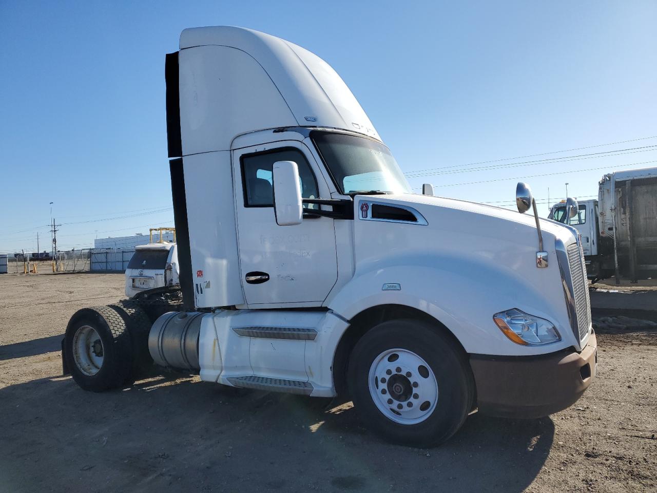 2015 Kenworth T680 Semi Truck იყიდება Brighton-ში, CO - Mechanical