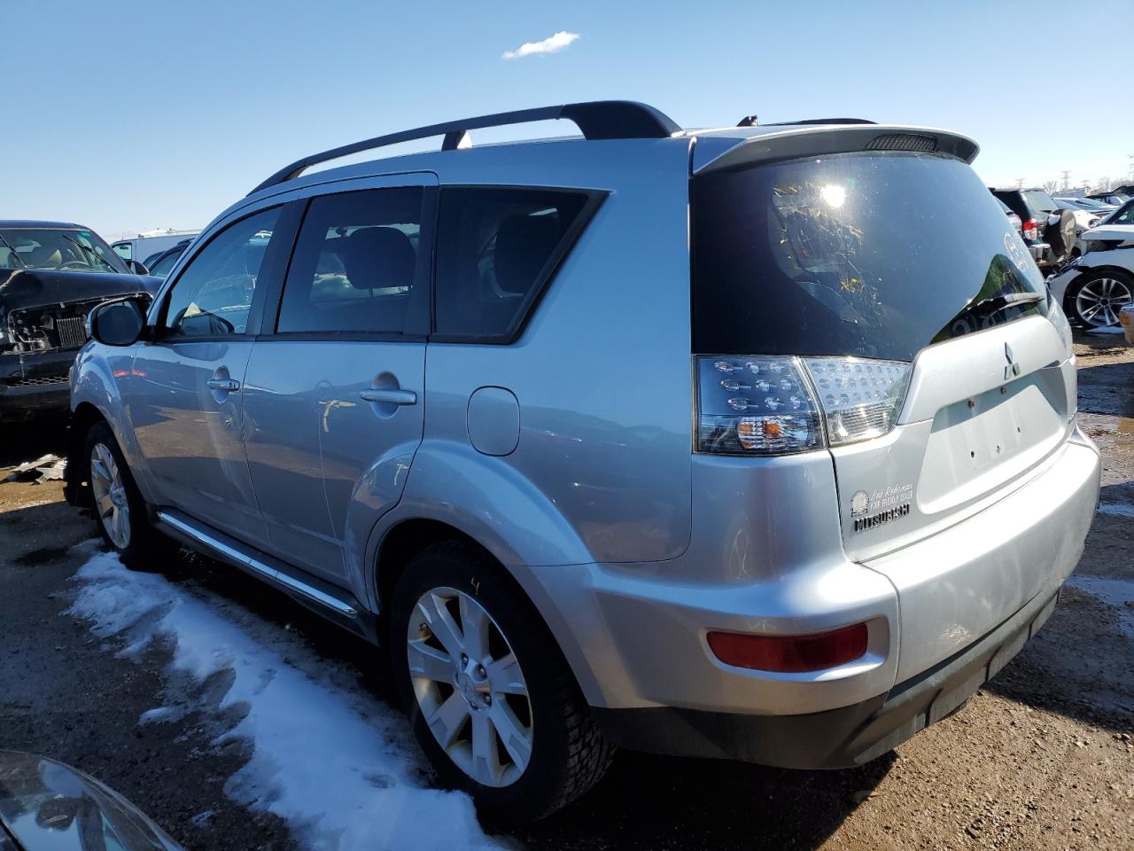 2012 Mitsubishi Outlander - Image 2