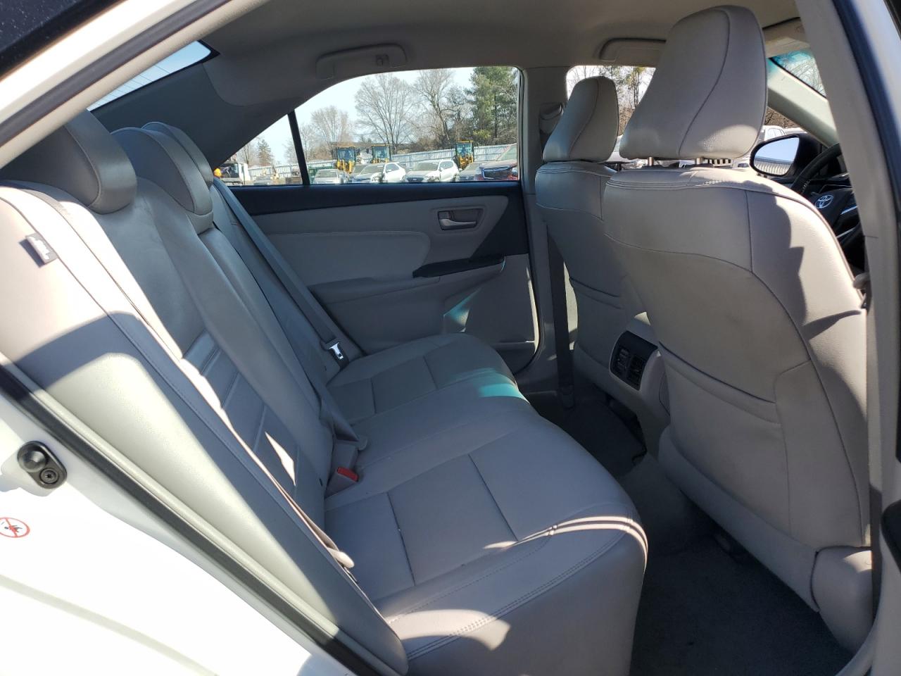 2015 Toyota Camry - Image 10