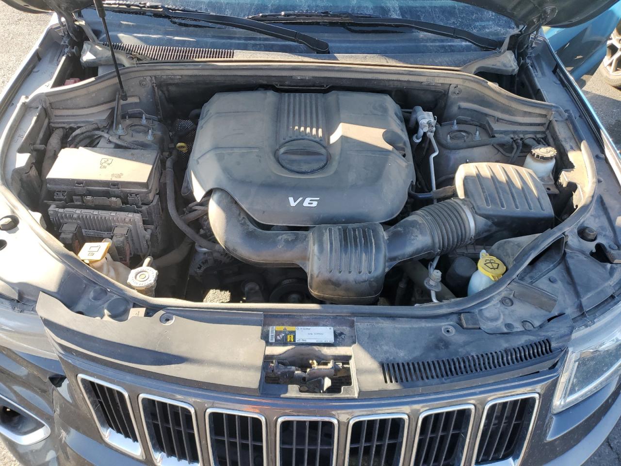 2015 Jeep Grand Cherokee - Image 12