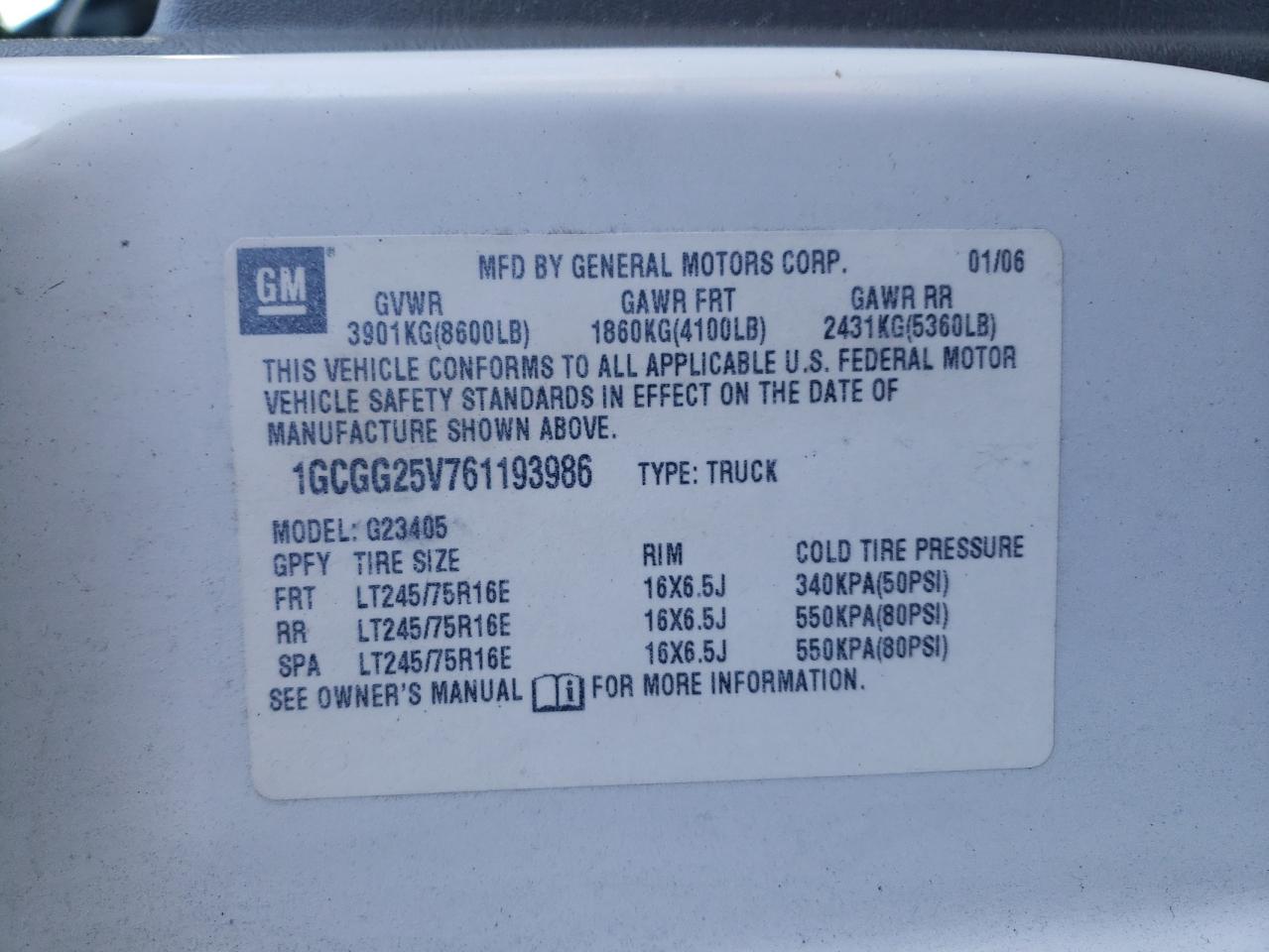 2006 Chevrolet Express - Image 13