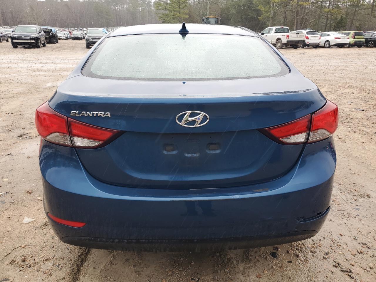 2015 Hyundai Elantra - Image 6