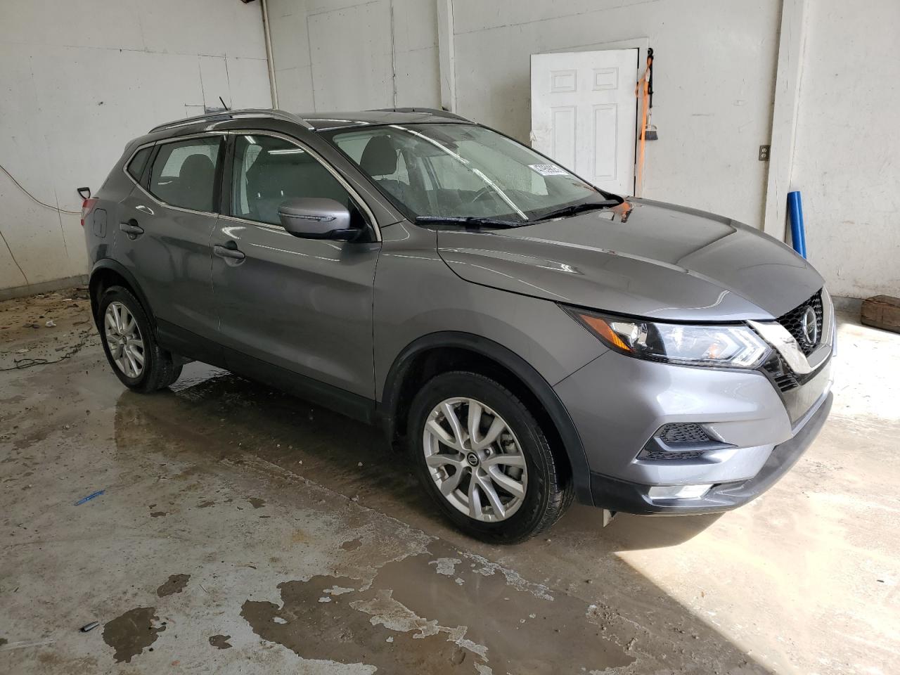 2021 Nissan Rogue - Image 4