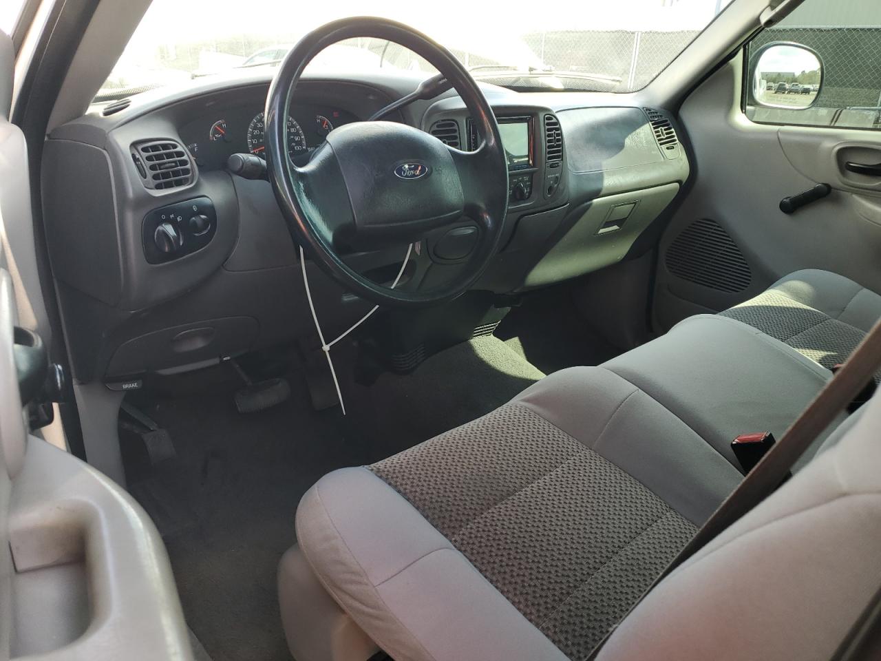 2004 Ford F-150 - Image 8