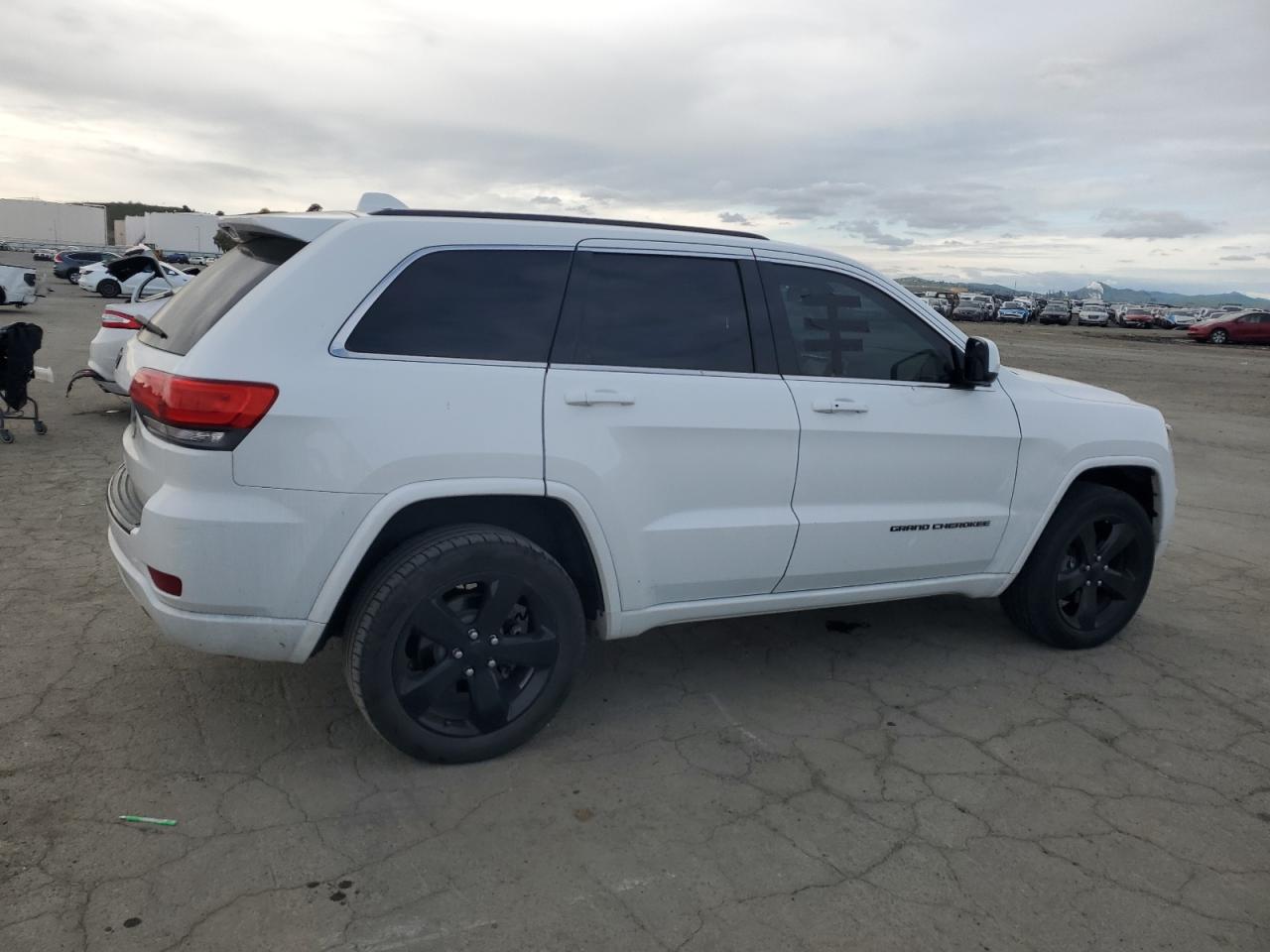 2015 Jeep Grand Cherokee - Image 3