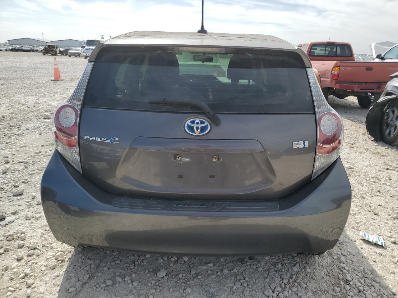 2013 Toyota Prius - Image 6