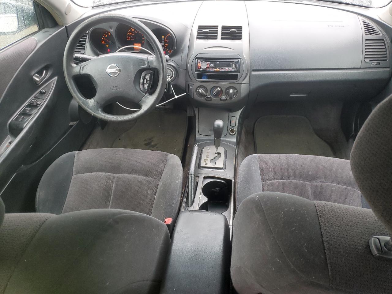 2002 Nissan Altima - Image 8