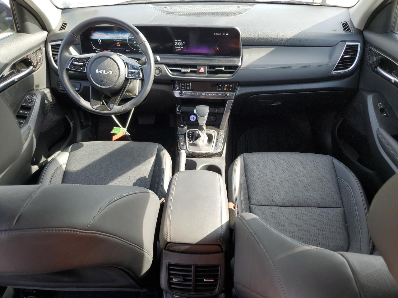 2024 Kia Seltos - Image 8