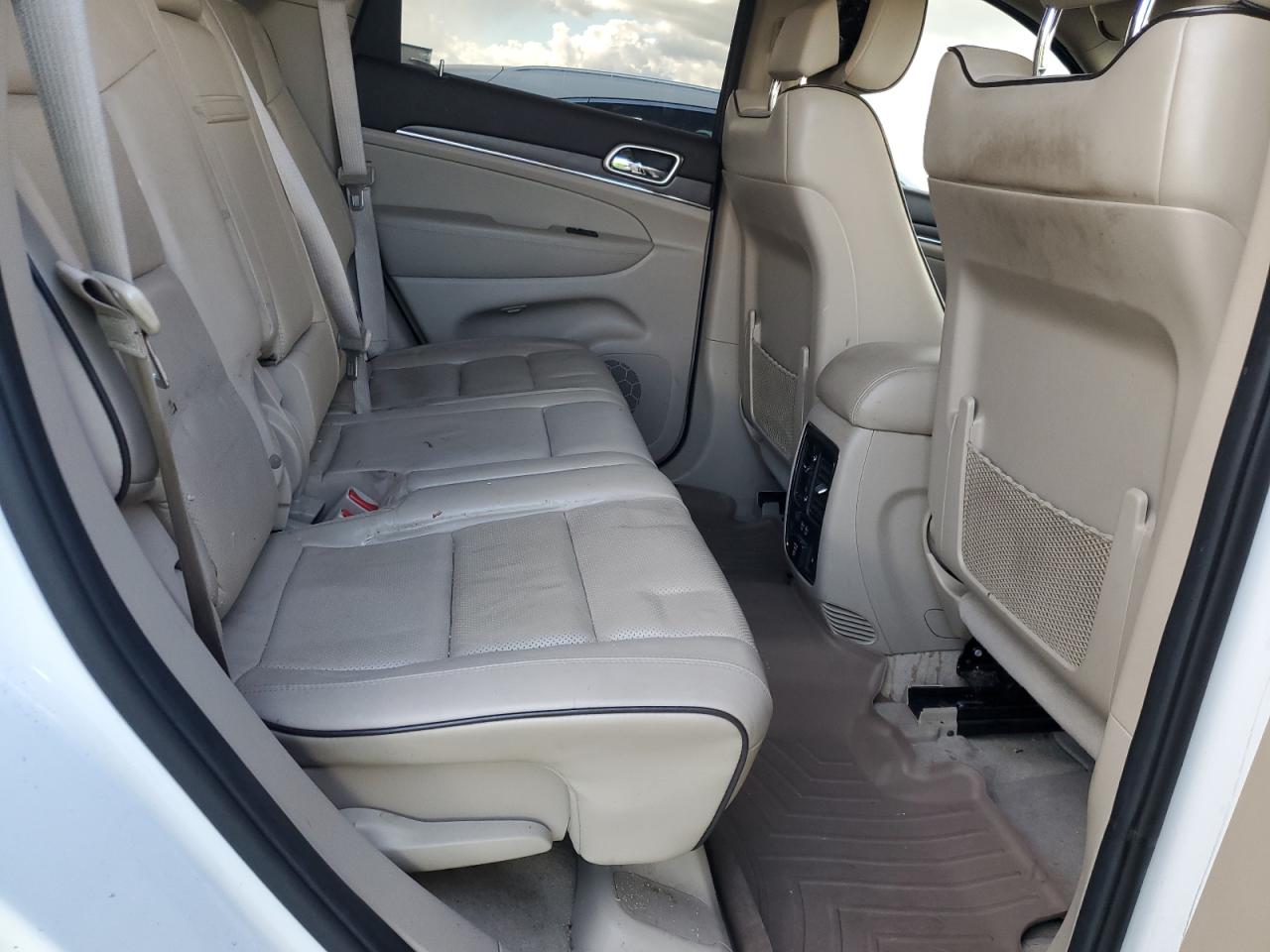 2014 Jeep Grand Cherokee - Image 10