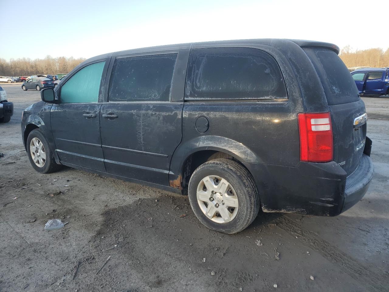 2010 Dodge Caravan - Image 2