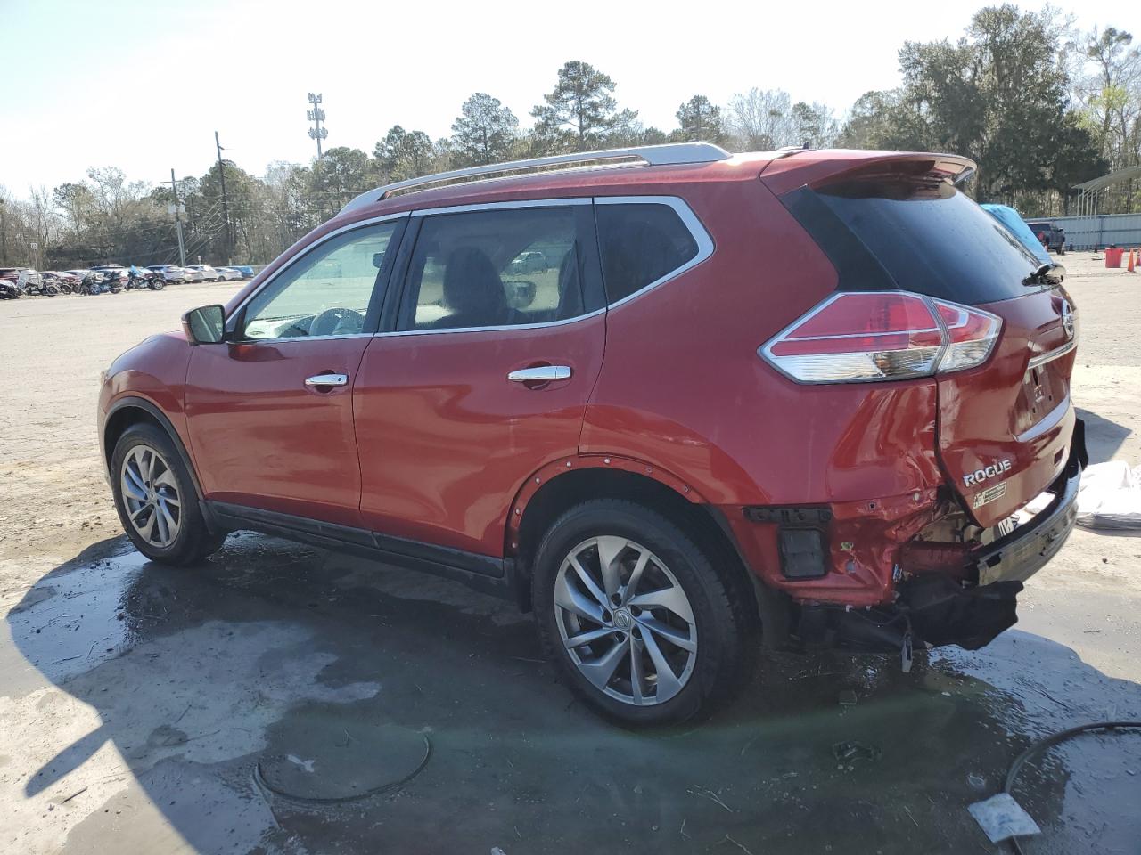 2015 Nissan Rogue - Image 2