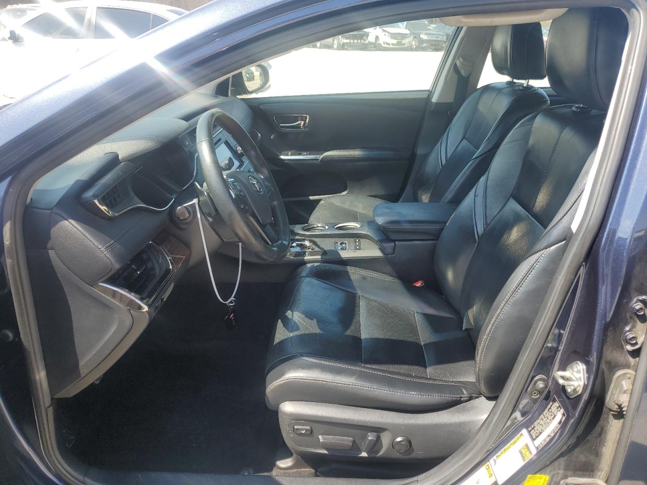 2015 Toyota Avalon - Image 7