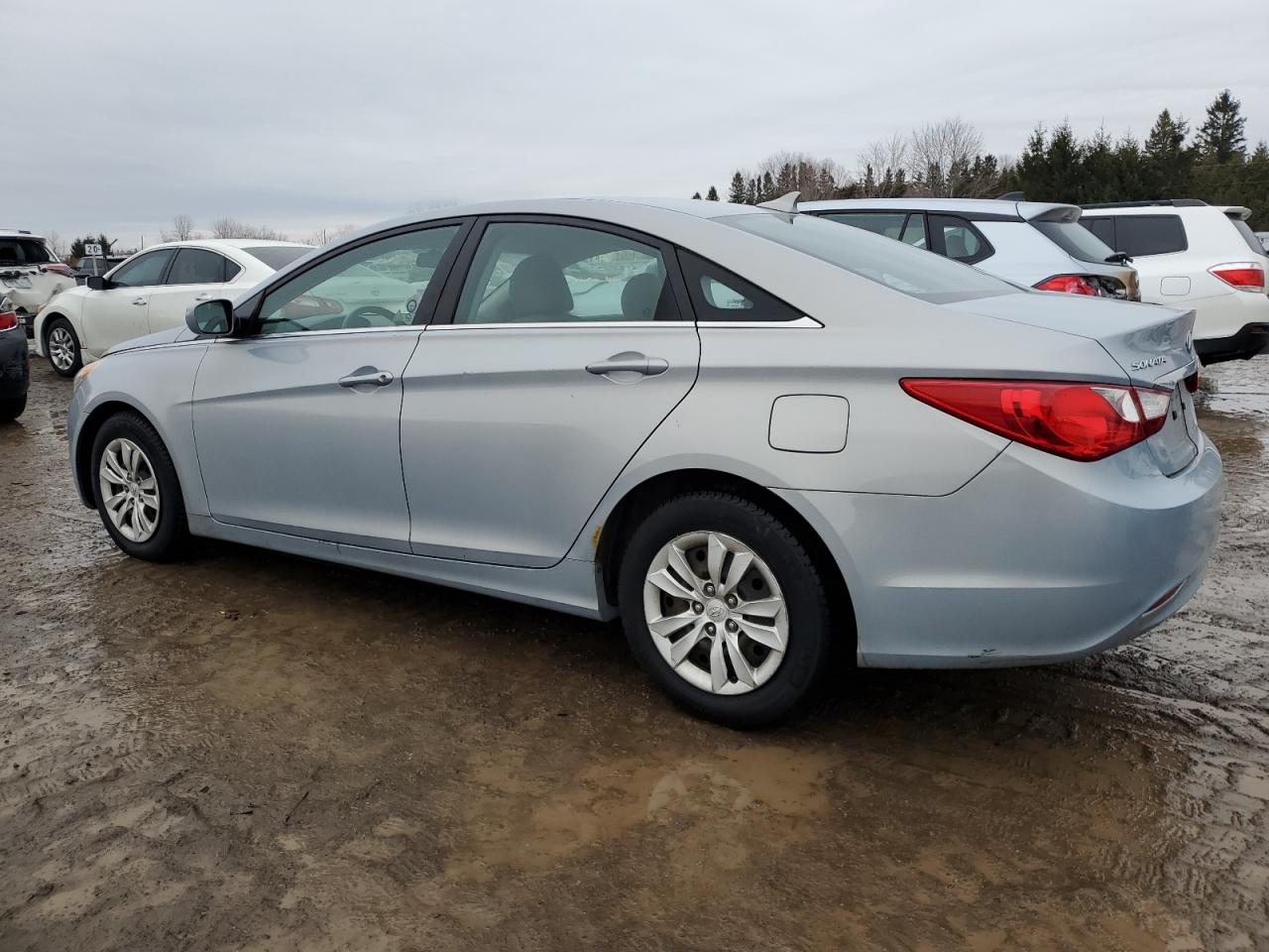2011 Hyundai Sonata - Image 2