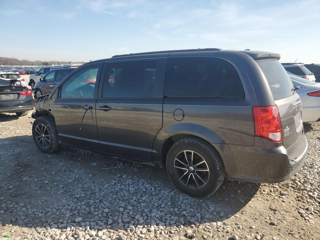 2018 Dodge Caravan - Image 2