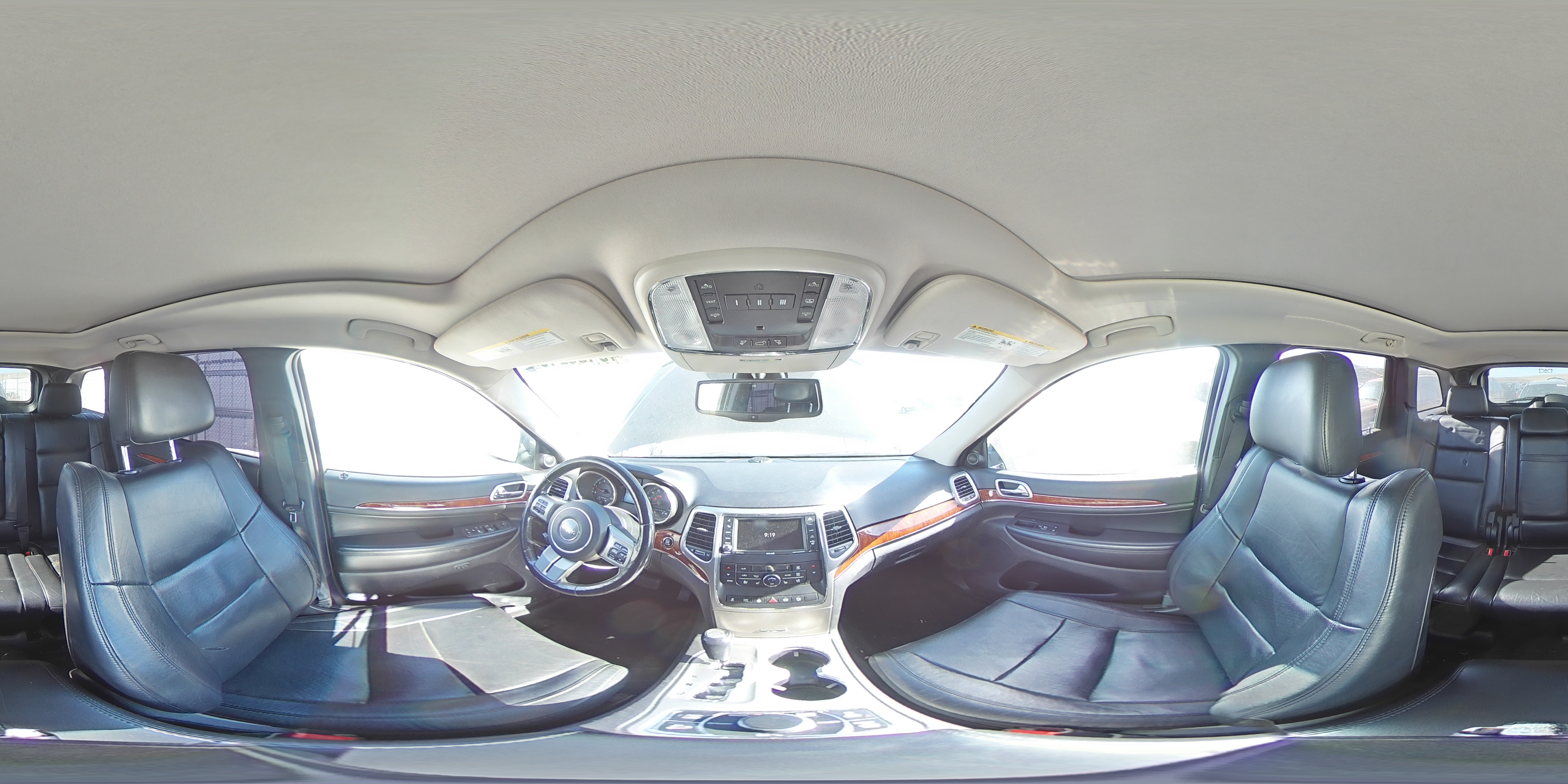 2012 Jeep Grand Cherokee - Image 13