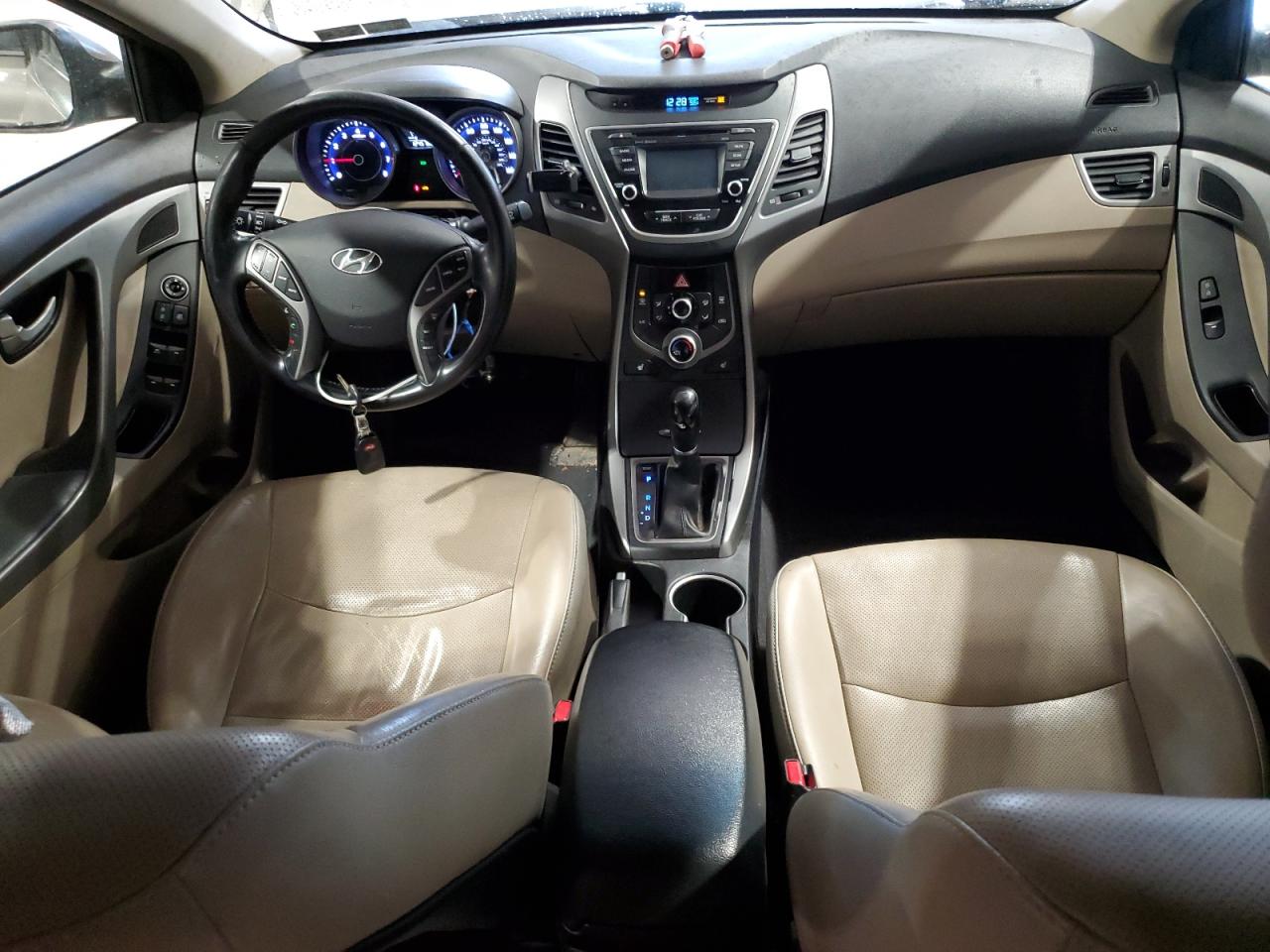 2014 Hyundai Elantra - Image 8