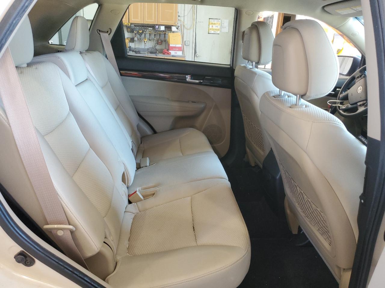 2011 Kia Sorento - Image 10