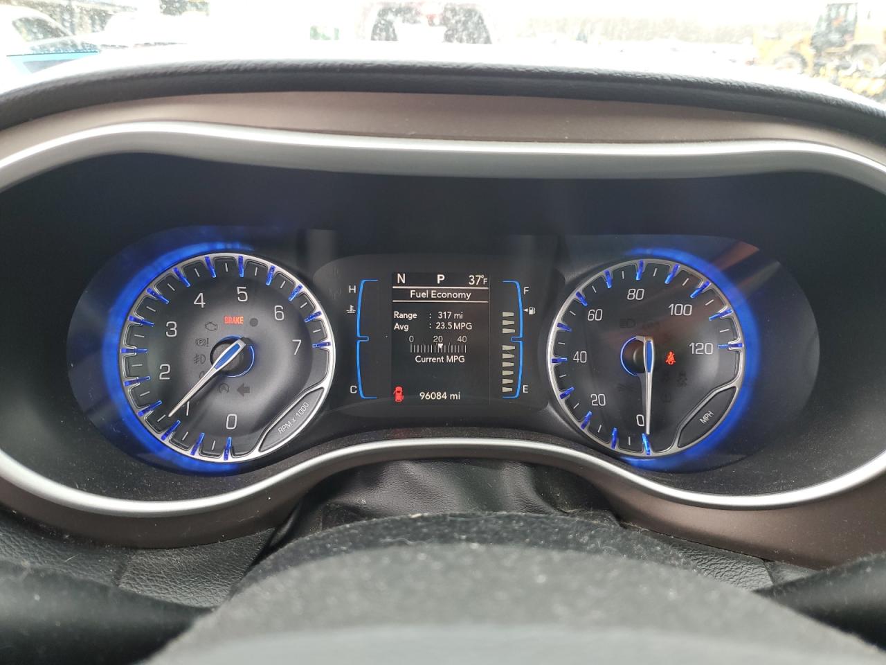 2017 Chrysler Pacifica - Image 9