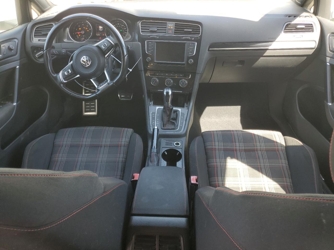 2017 Volkswagen GTI - Image 8