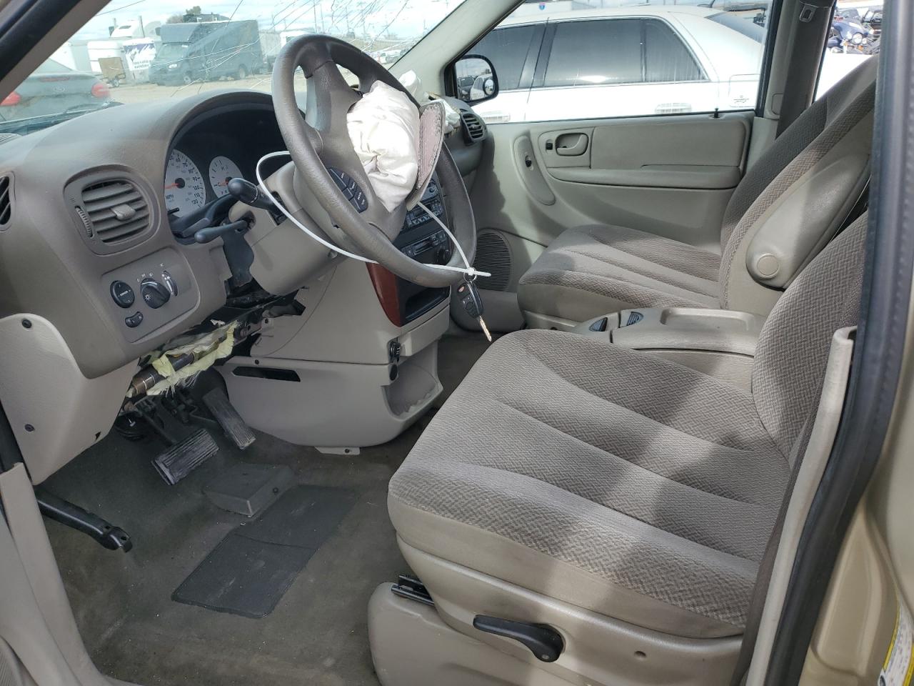 2006 Chrysler Town & Country - Image 7