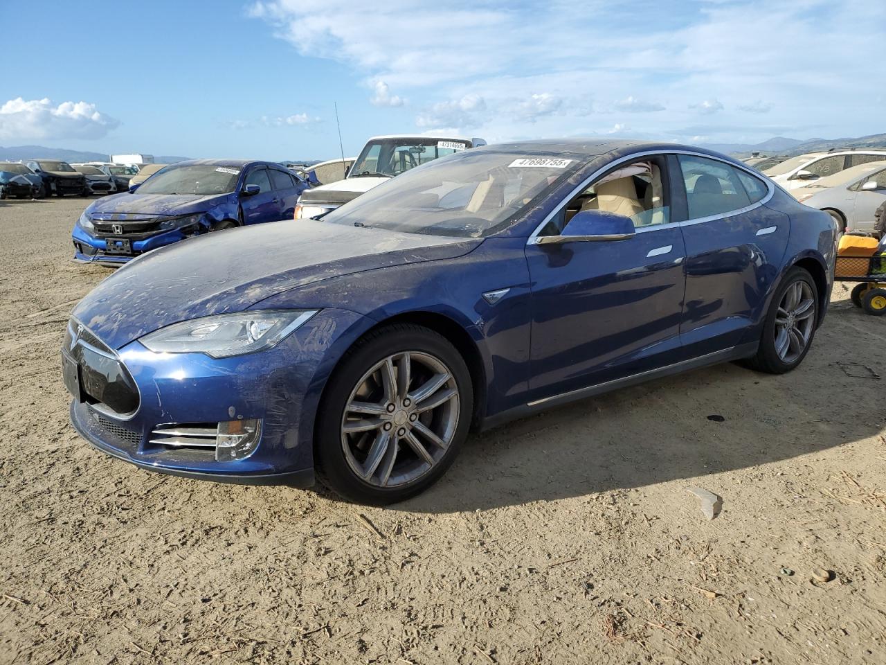American Canyon, CA에서 판매 중인 2015 Tesla Model S - Side