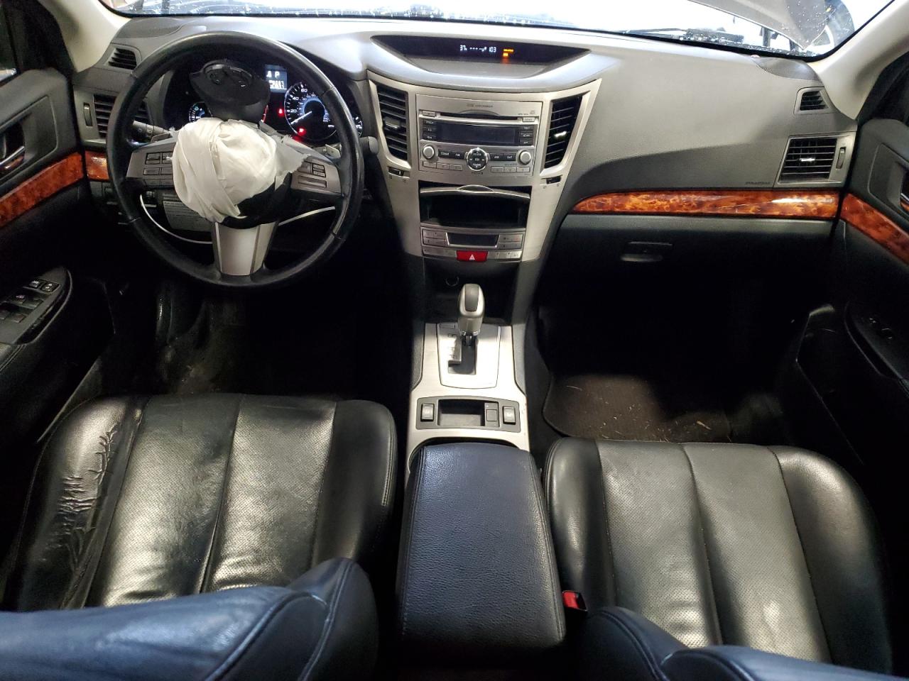2010 Subaru Outback - Image 8