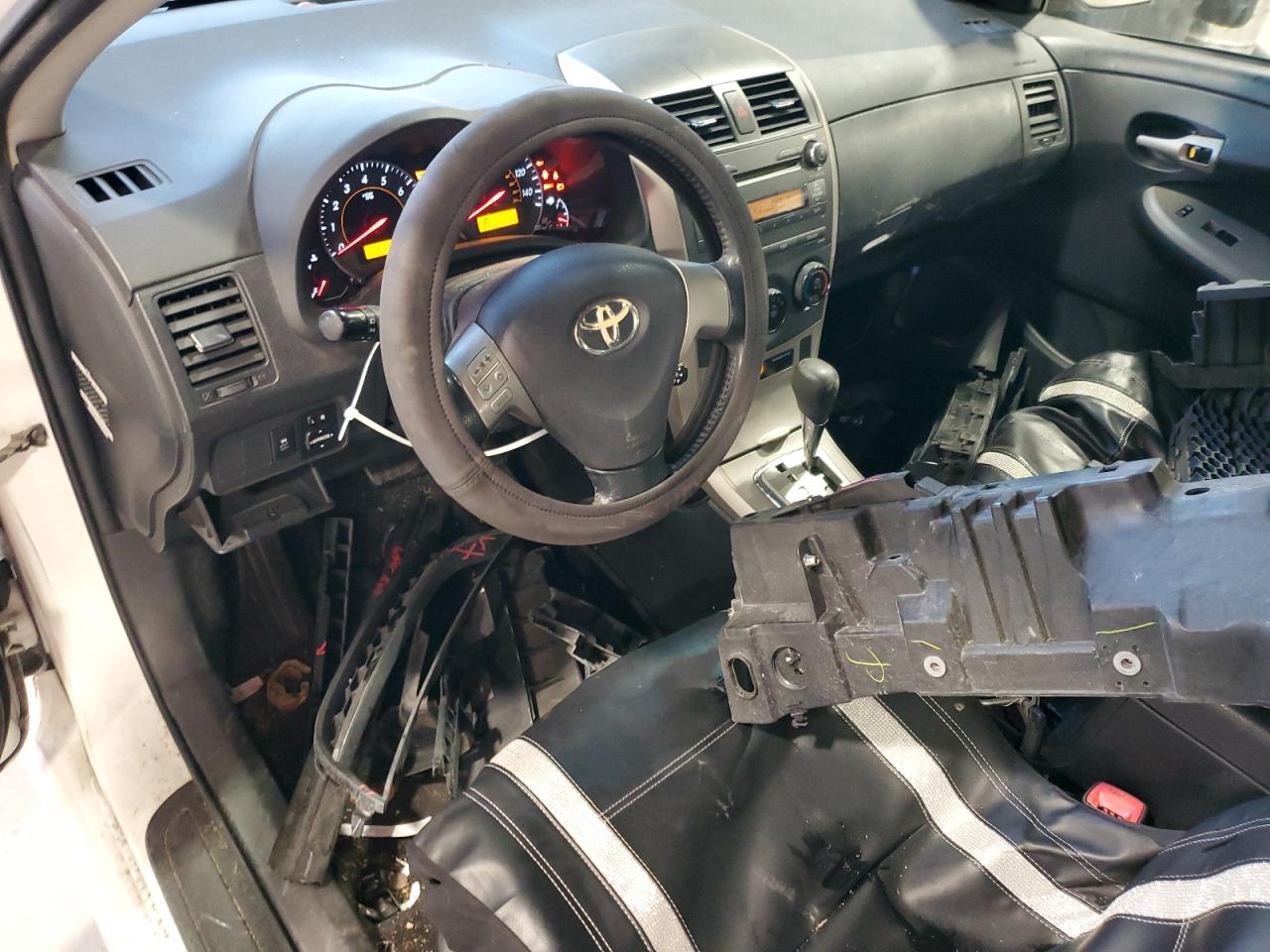 2010 Toyota Corolla - Image 8