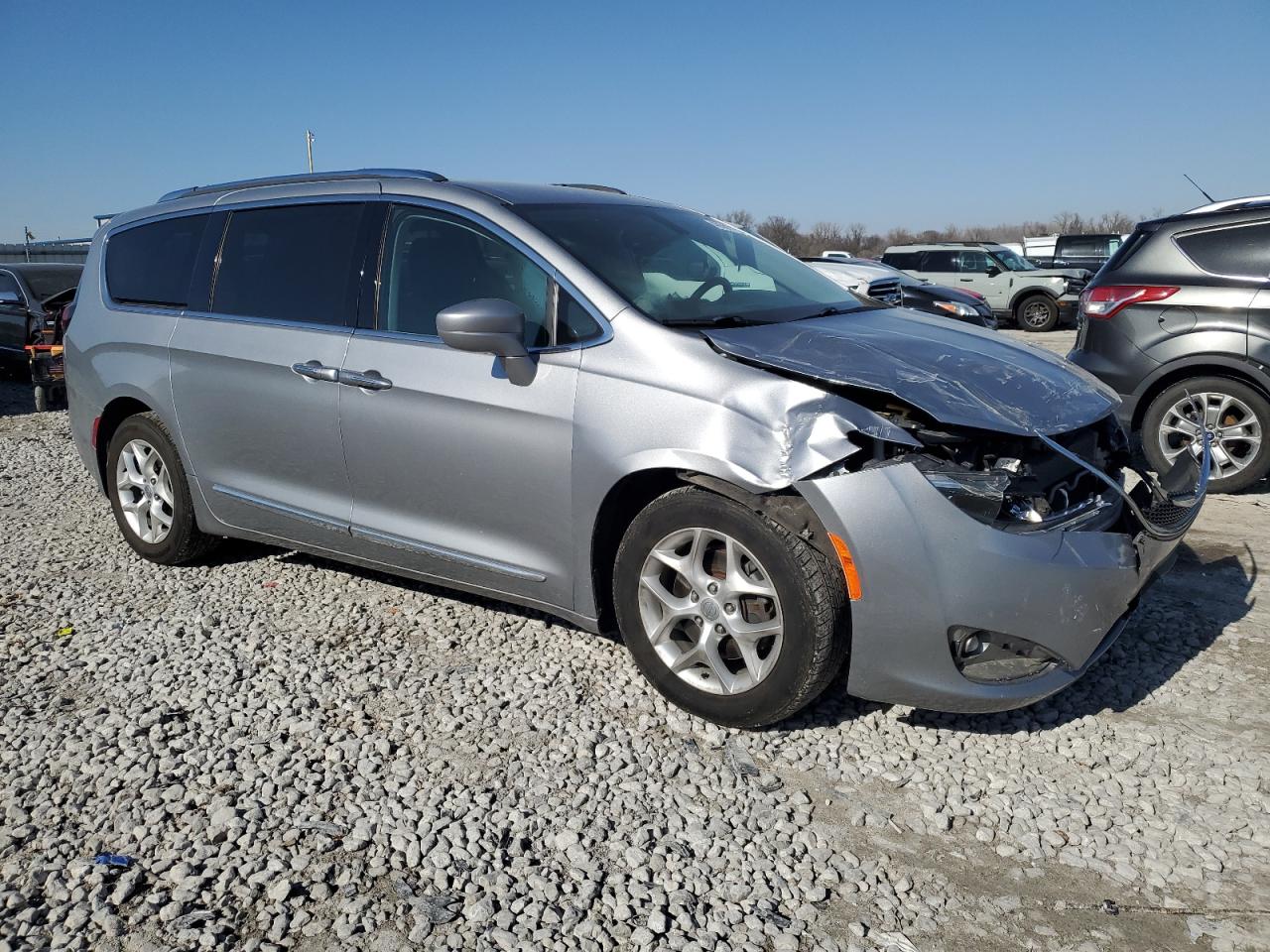 2020 Chrysler Pacifica - Image 4