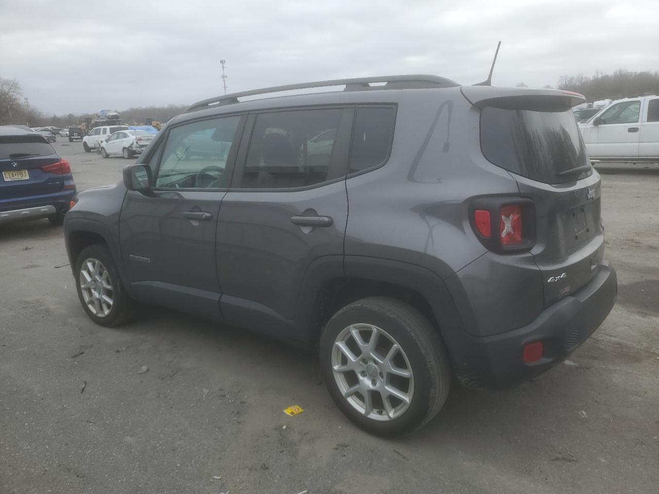 2019 Jeep Renegade - Image 2