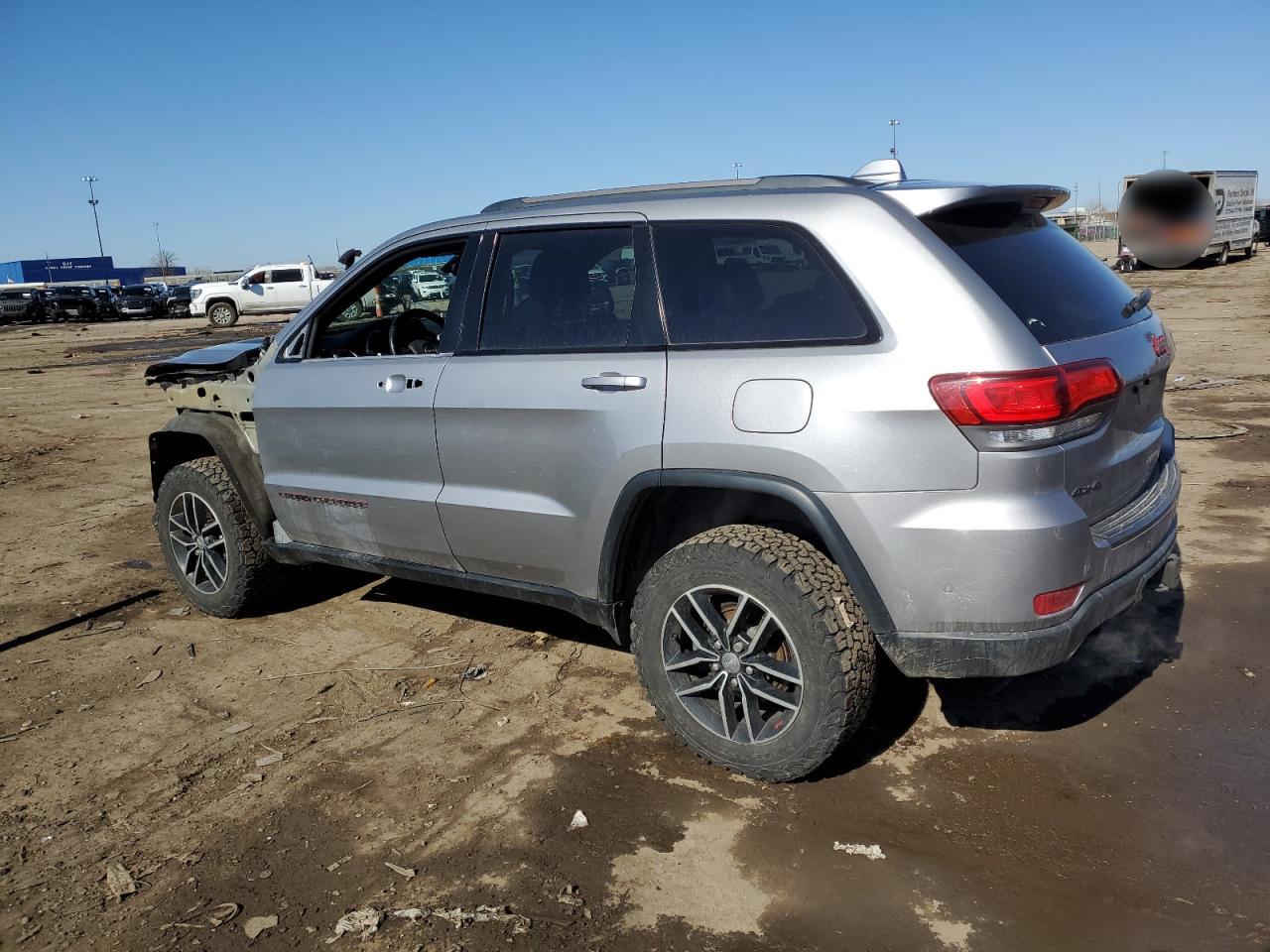 2017 Jeep Grand Cherokee - Image 2