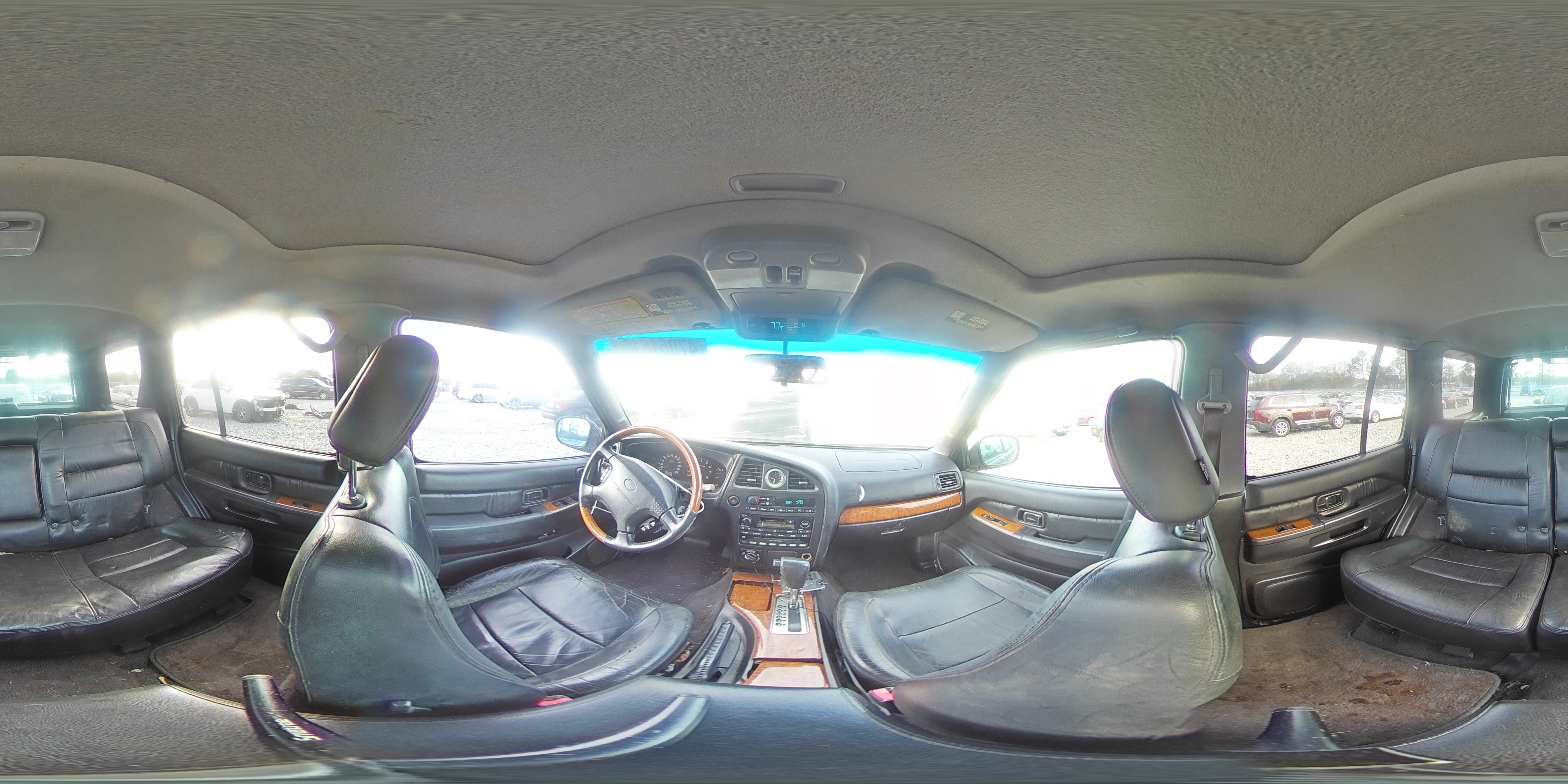 2001 Infiniti QX4 - Image 14