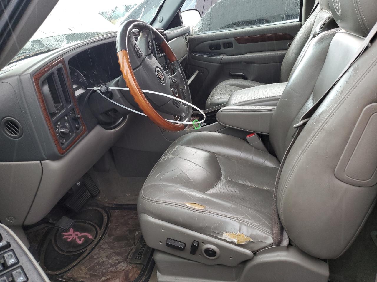 2004 Cadillac Escalade Luxury VIN: 1GYEK63N44R147220 Lot: 47893315