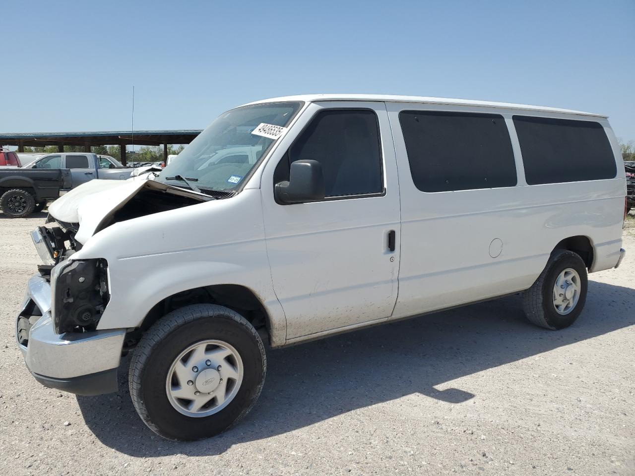 2014 Ford Econoline E350 Super Duty Wagon for Sale in Houston, TX - Front End