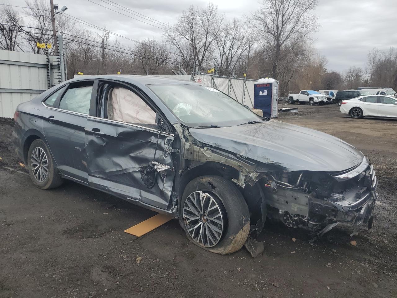 2021 Volkswagen Jetta - Image 4