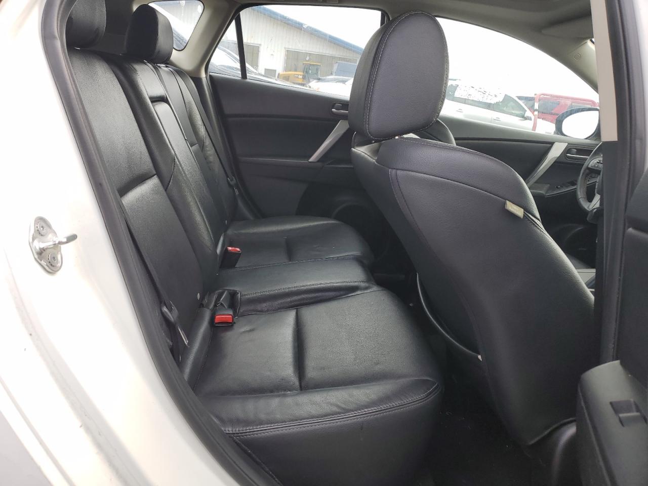 2013 Mazda 3 - Image 10