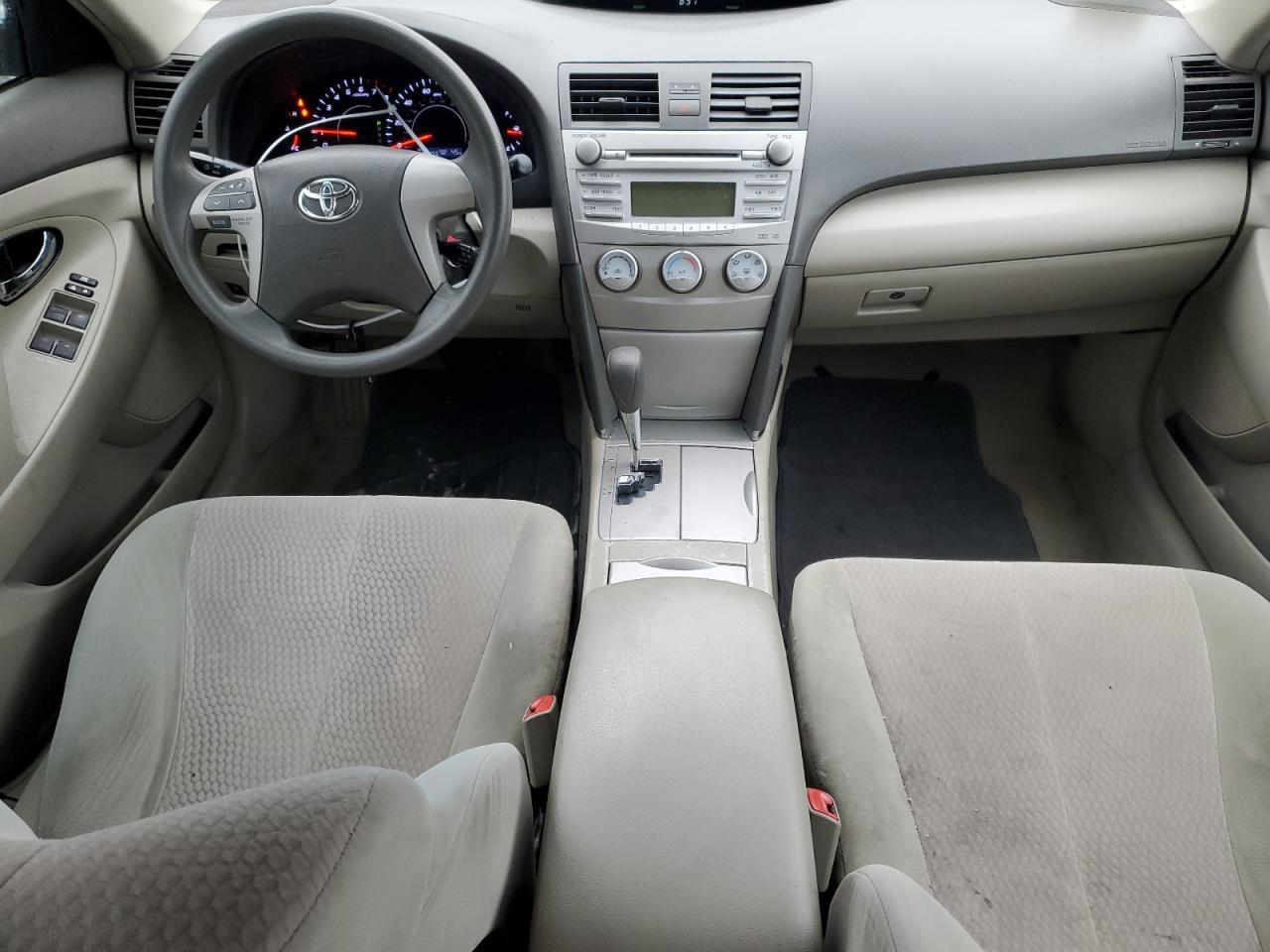 2011 Toyota Camry - Image 8