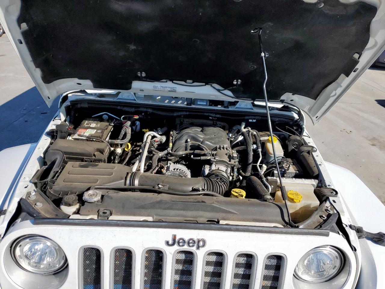 2017 Jeep Wrangler - Image 12