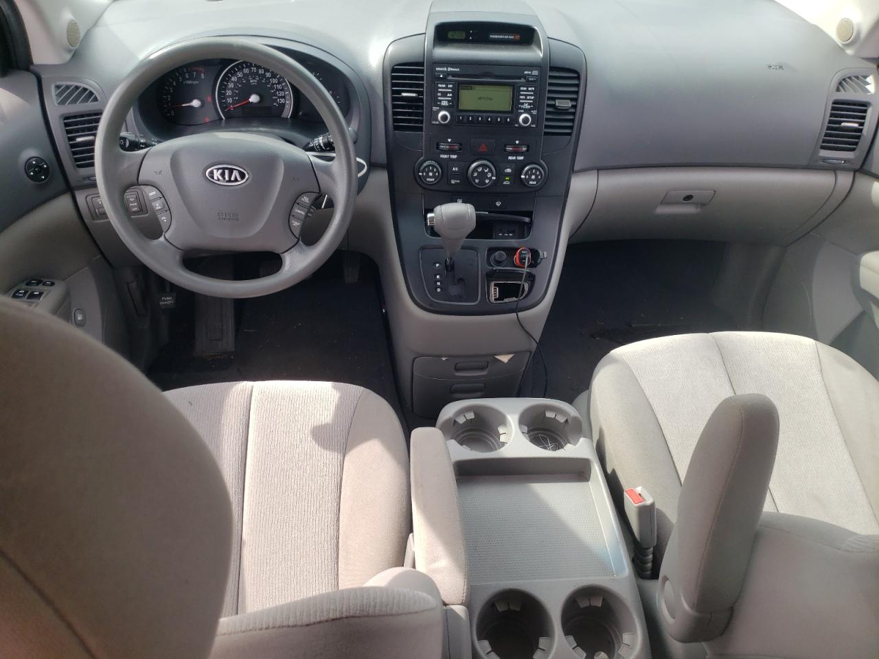 2012 Kia Sedona - Image 8