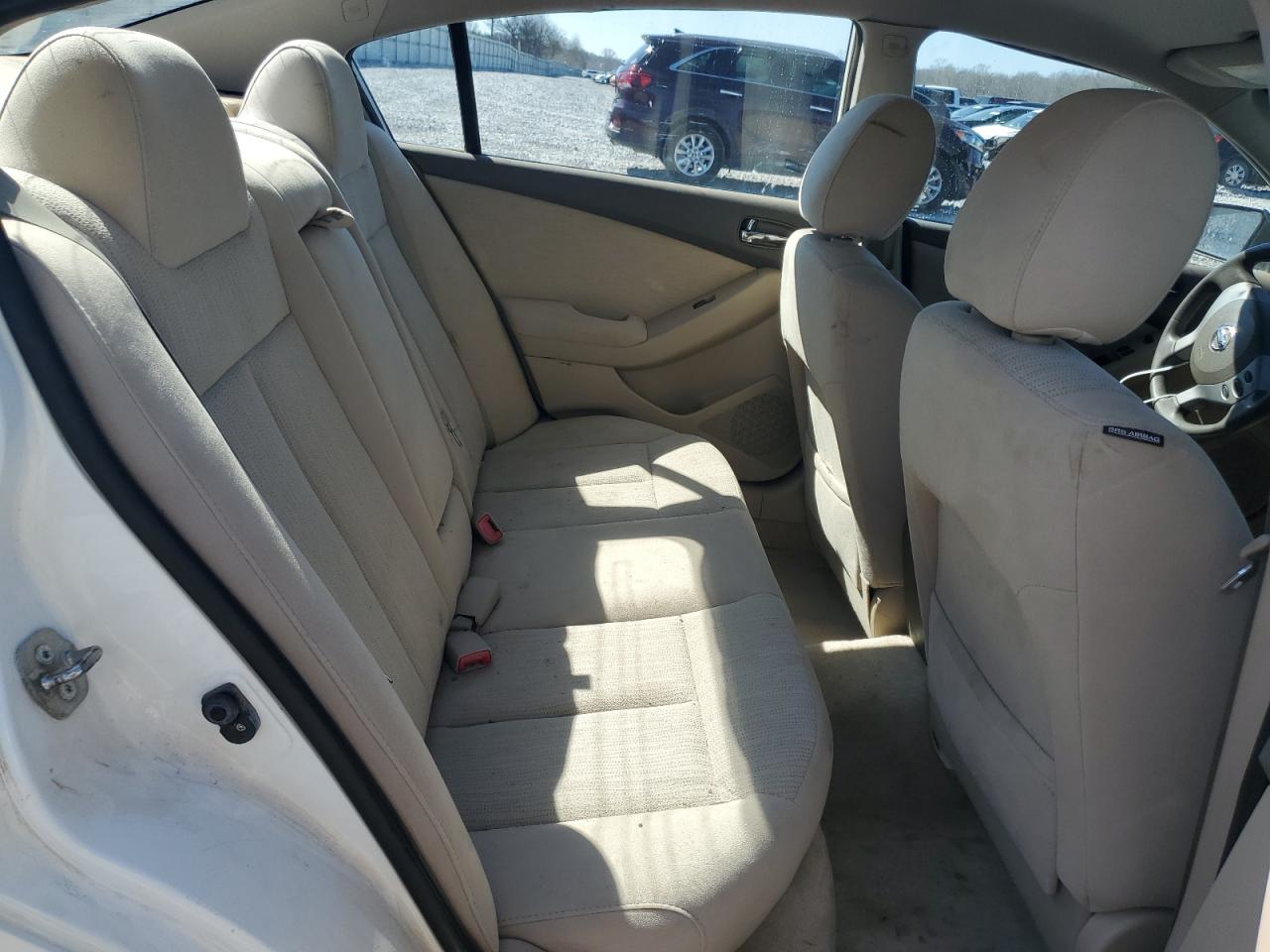 2012 Nissan Altima - Image 10