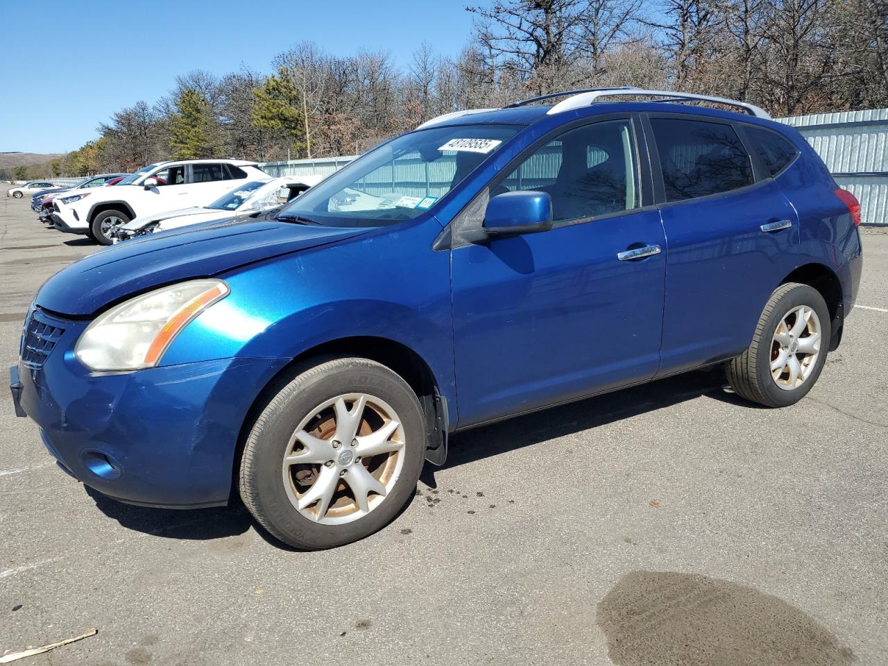 2010 Nissan Rogue - Image 1