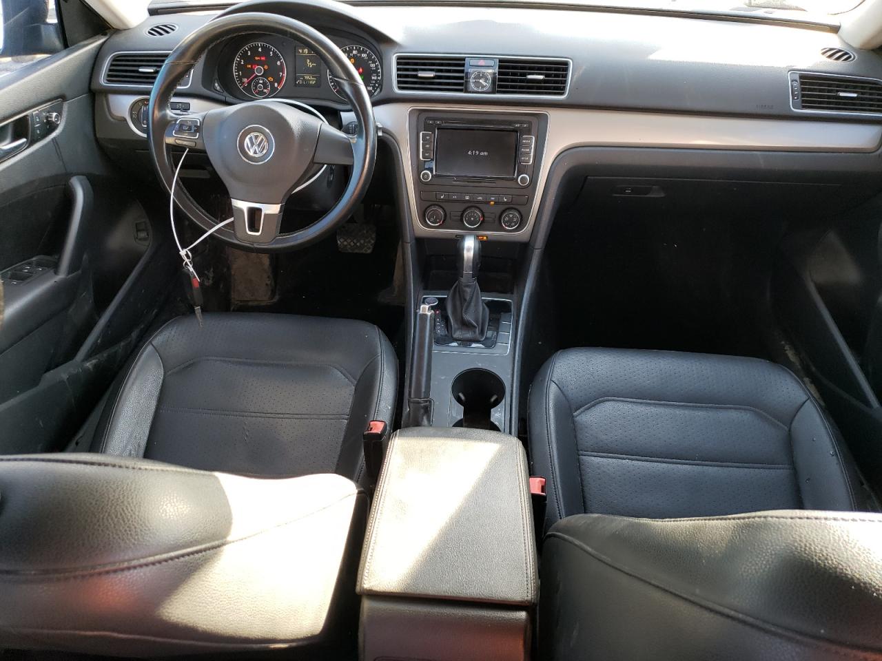 2015 Volkswagen Passat - Image 8