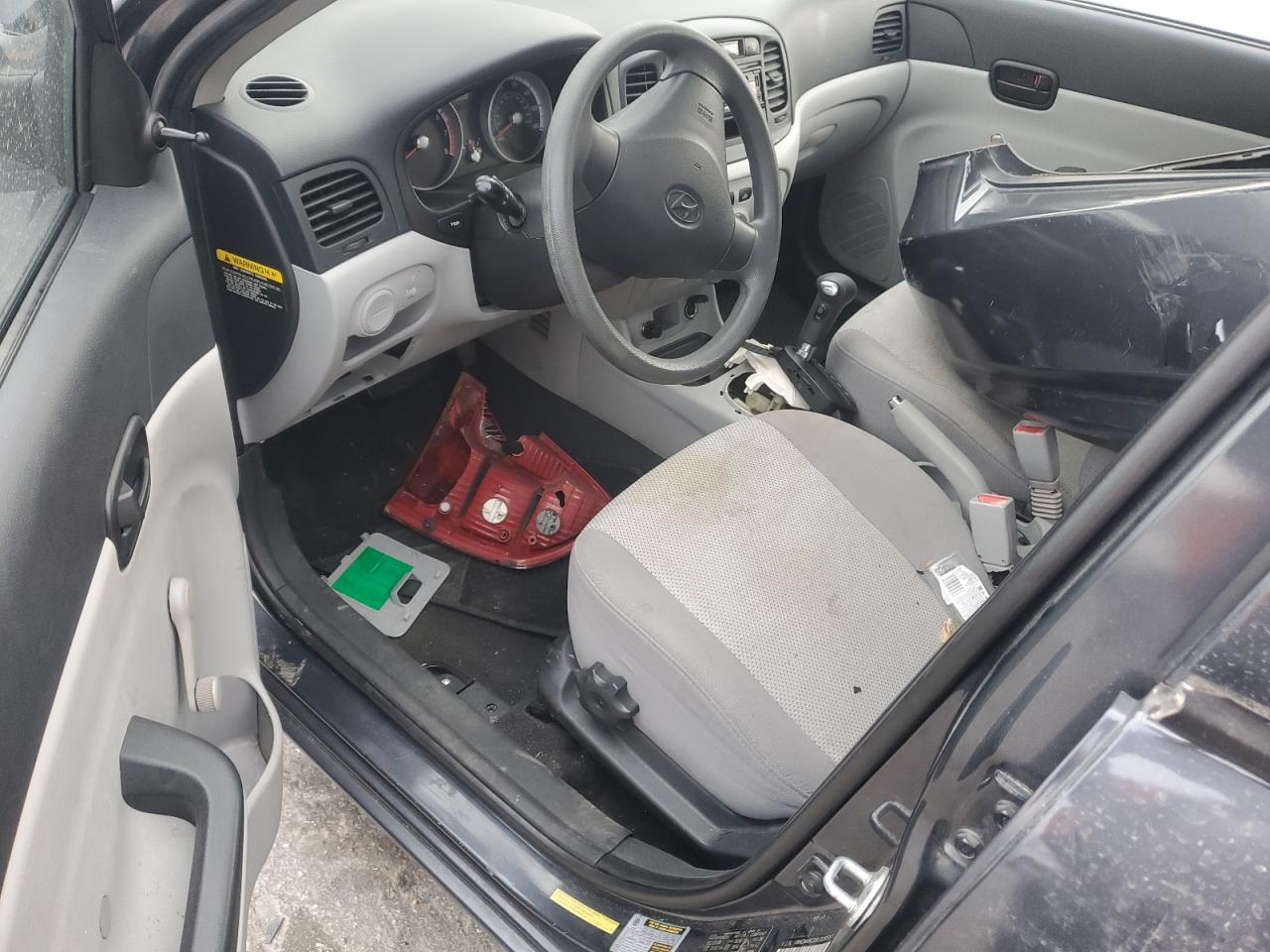 2009 Hyundai Accent - Image 8